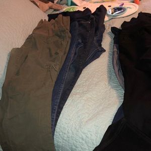 Maternity clothes over 18 pieces.